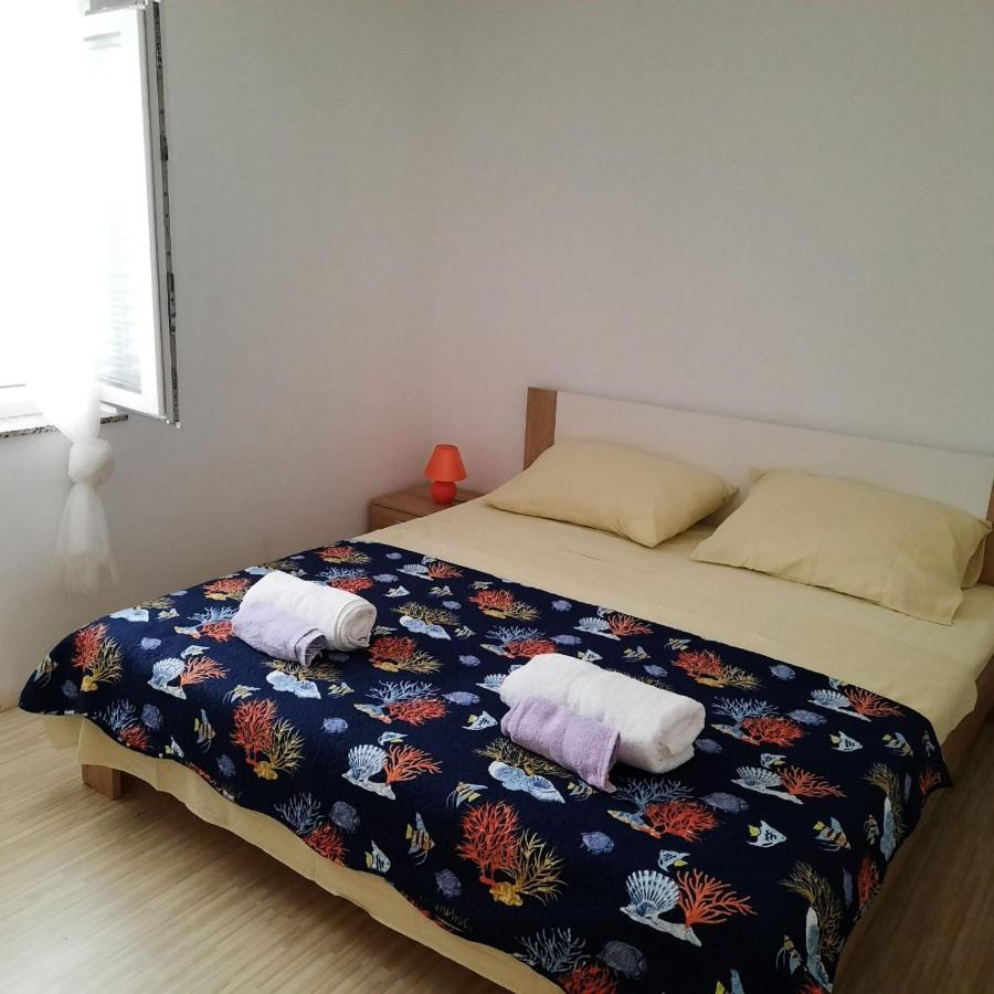 Apartmani Loli ウグリャン エクステリア 写真