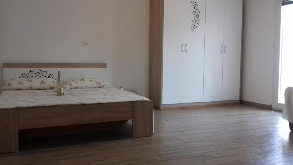 Apartmani Loli ウグリャン エクステリア 写真